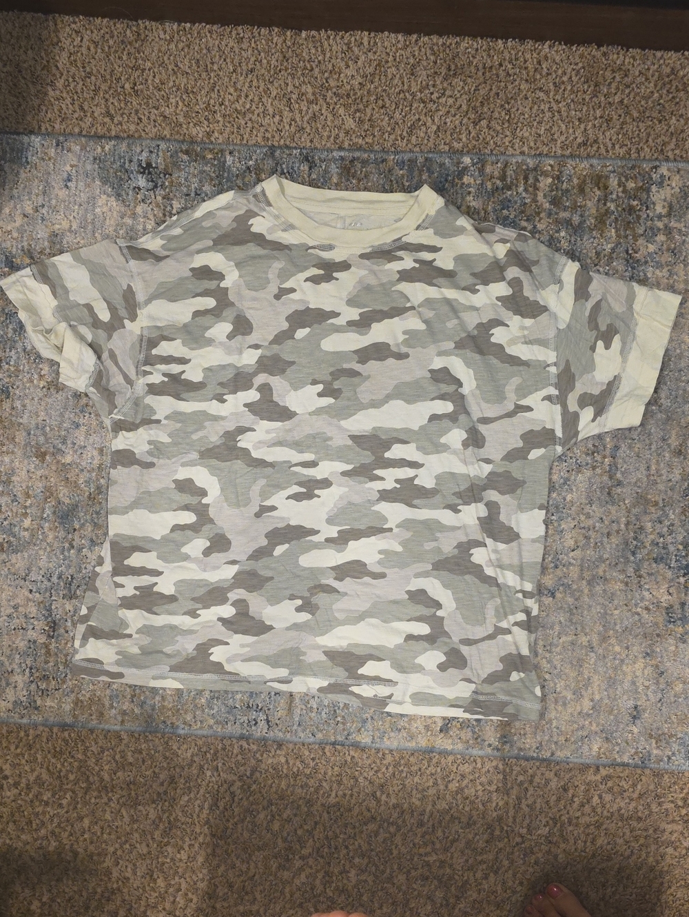Aerie Women's Camo Tee in Light Green Camo